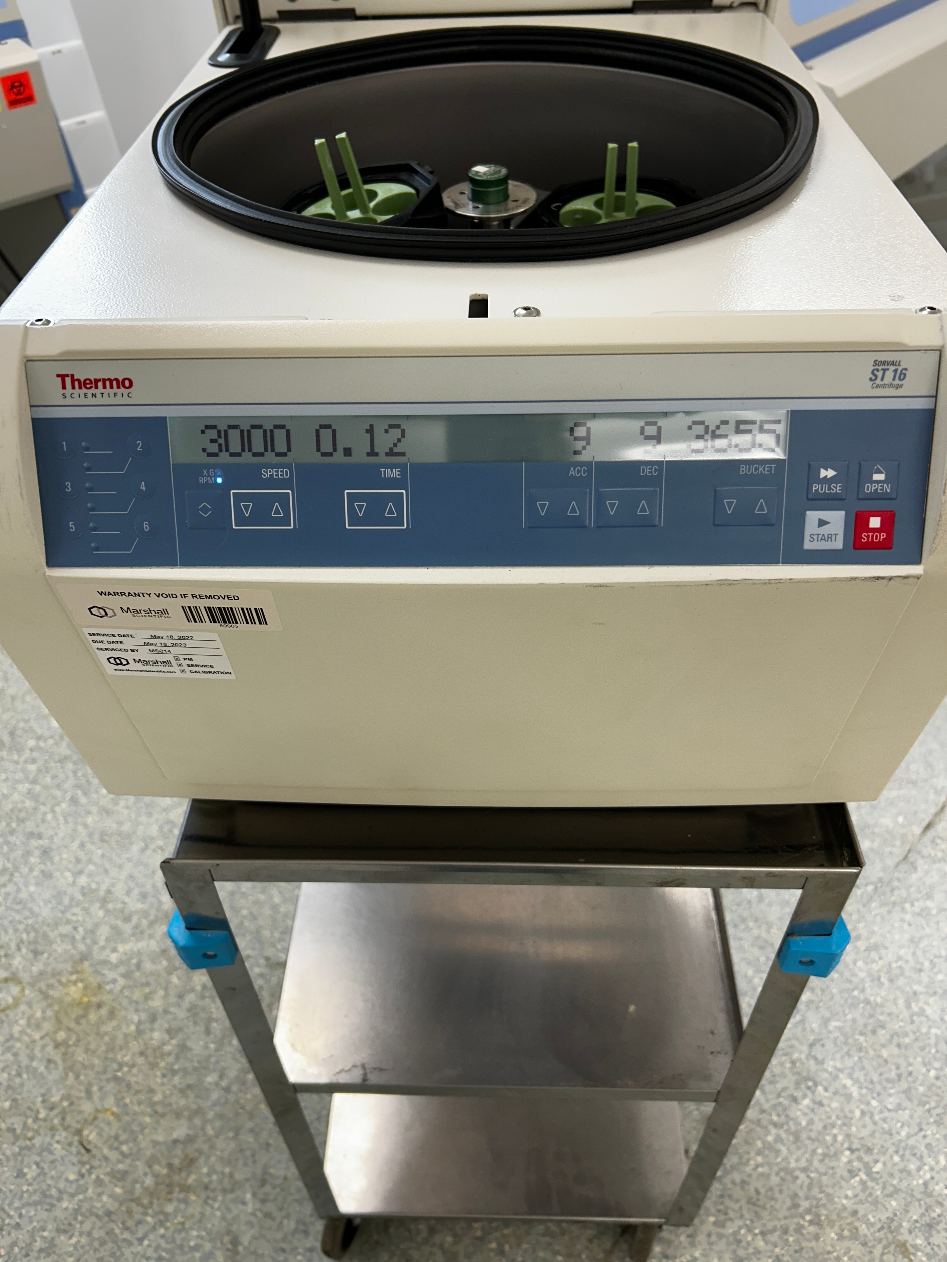 Thermo Scientific Sorvall ST16 Centrifuge